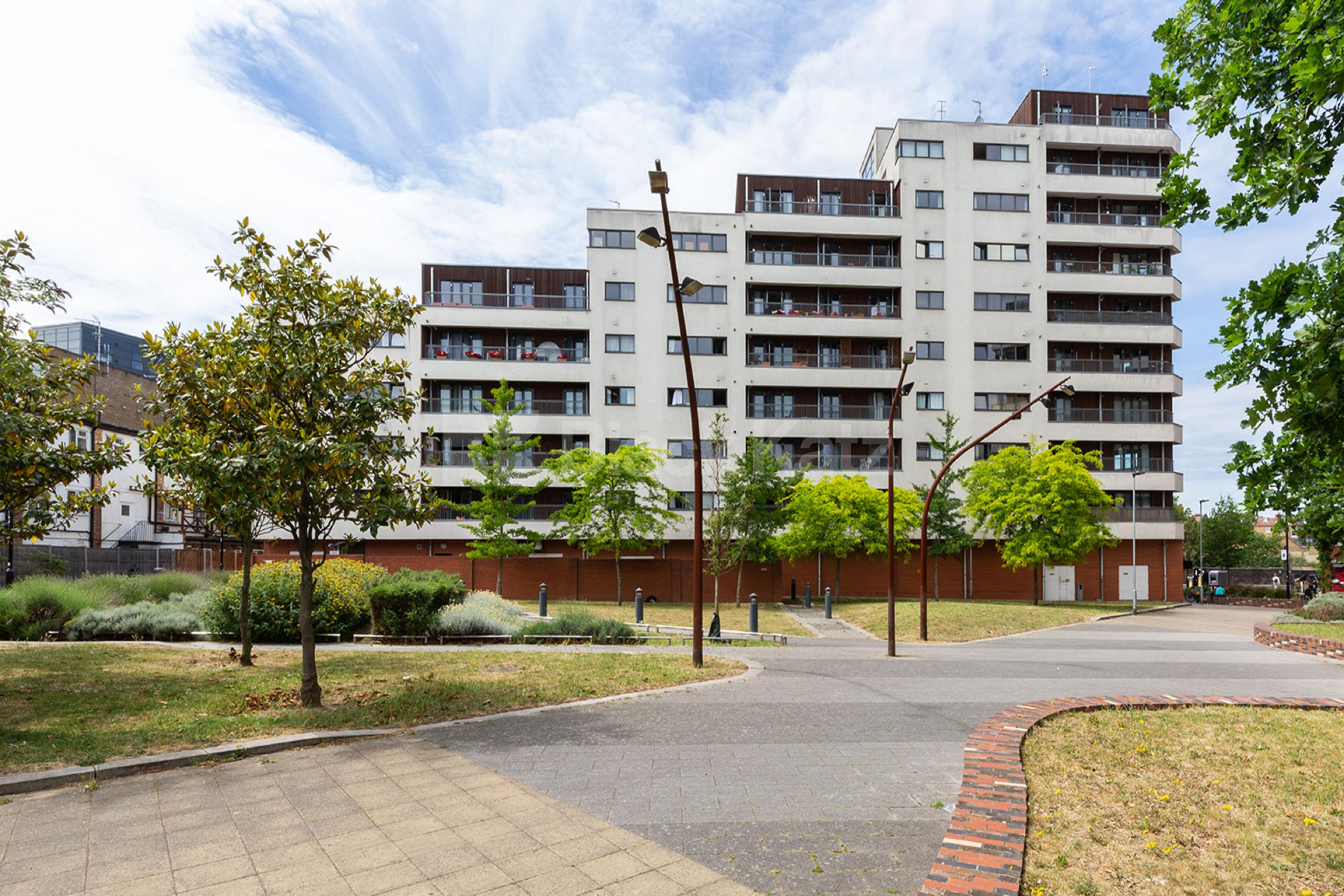 A newly refurbished three double bedroom flat situated in a period conversion Caledonian Road, Holloway N7